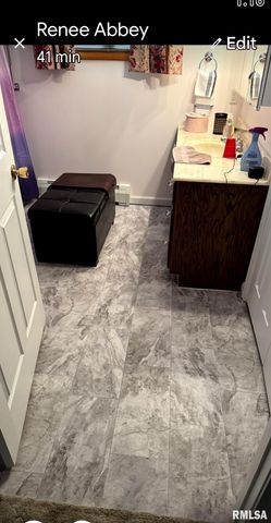 2305 WEAVER Road, Herrin, IL 62948