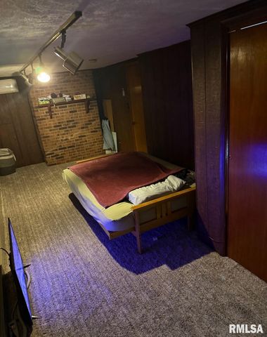 2305 WEAVER Road, Herrin, IL 62948