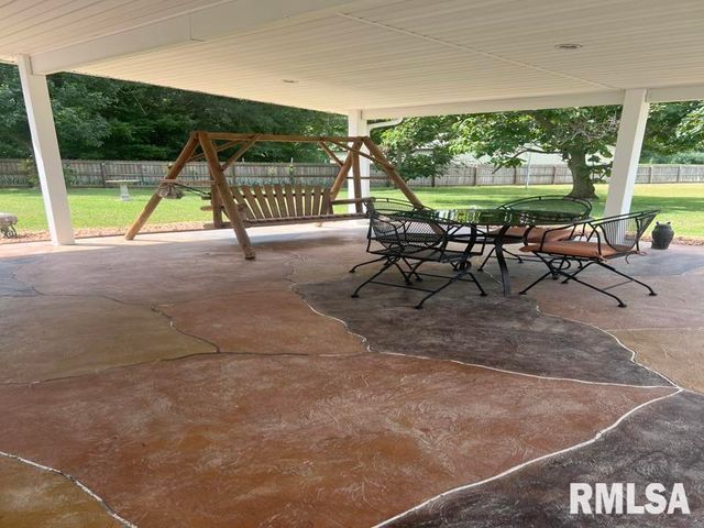 2305 WEAVER Road, Herrin, IL 62948