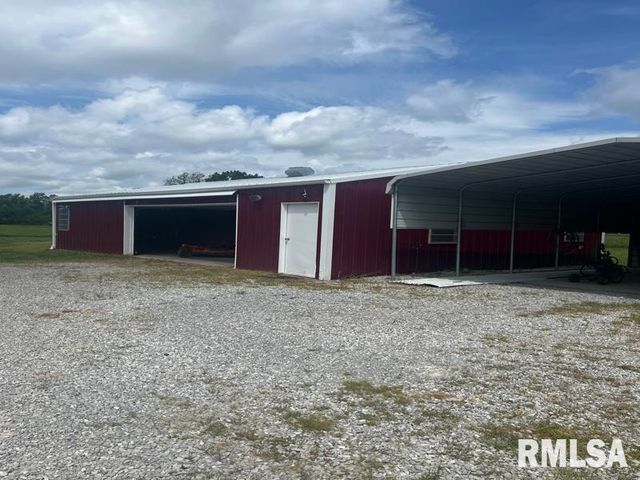 2305 WEAVER Road, Herrin, IL 62948