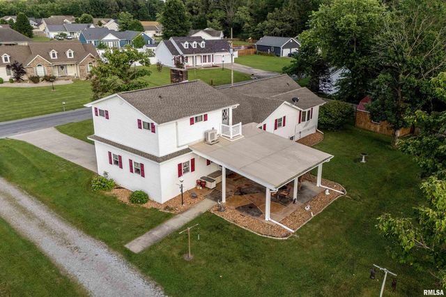 2305 WEAVER Road, Herrin, IL 62948