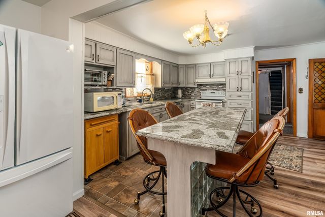 2305 WEAVER Road, Herrin, IL 62948