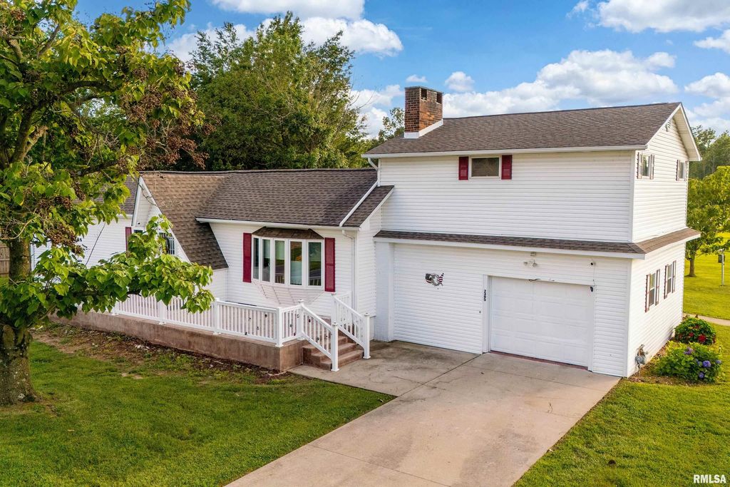 2305 WEAVER Road, Herrin, IL 62948