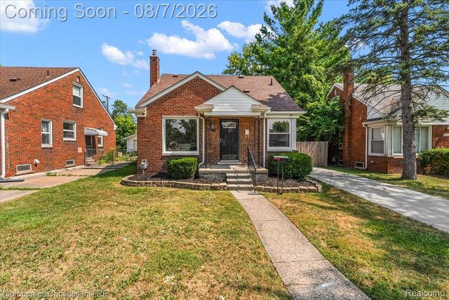 21711 Bournemouth Street, Harper Woods, MI 48225