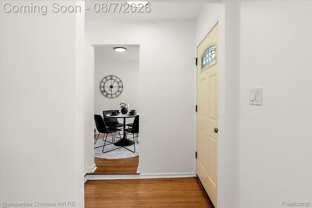 21711 Bournemouth Street, Harper Woods, MI 48225
