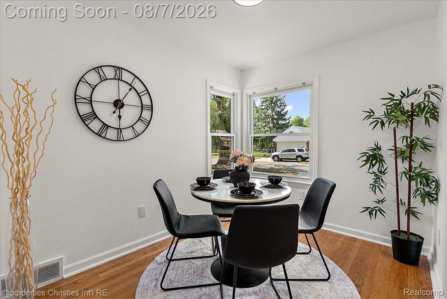 21711 Bournemouth Street, Harper Woods, MI 48225
