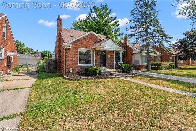 21711 Bournemouth Street, Harper Woods, MI 48225