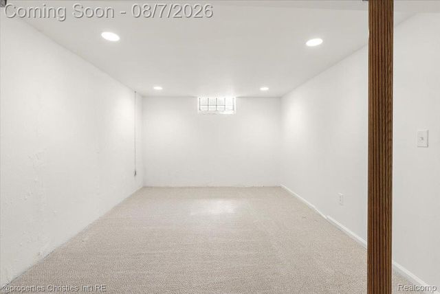 21711 Bournemouth Street, Harper Woods, MI 48225