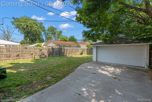 21711 Bournemouth Street, Harper Woods, MI 48225