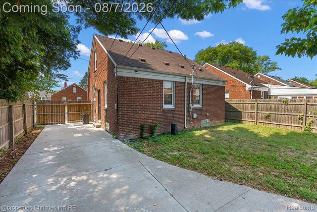 21711 Bournemouth Street, Harper Woods, MI 48225