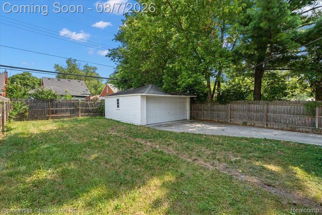21711 Bournemouth Street, Harper Woods, MI 48225