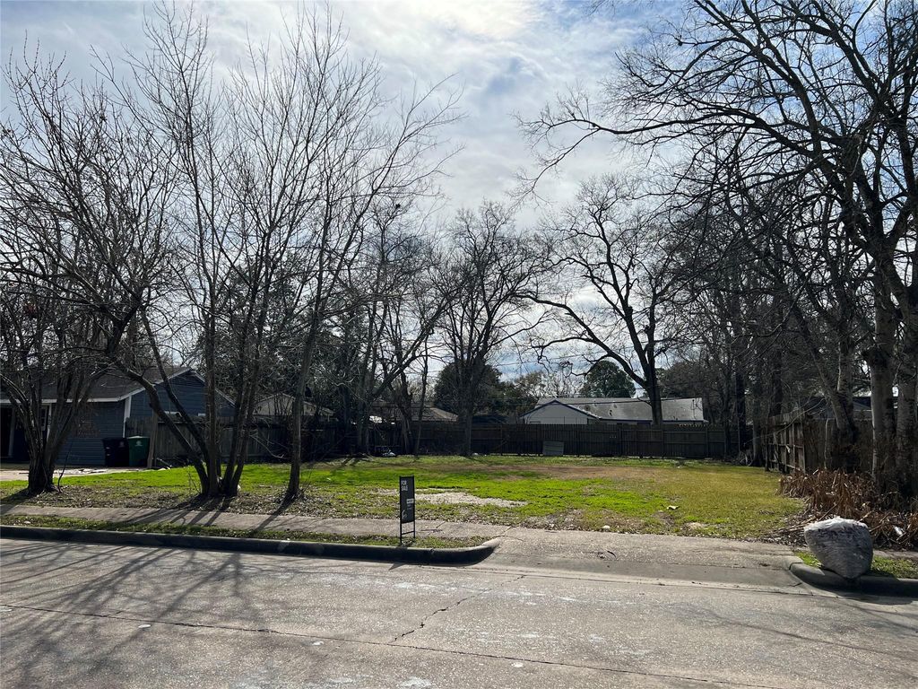 5905 Beechnut Street, Houston, TX 77074