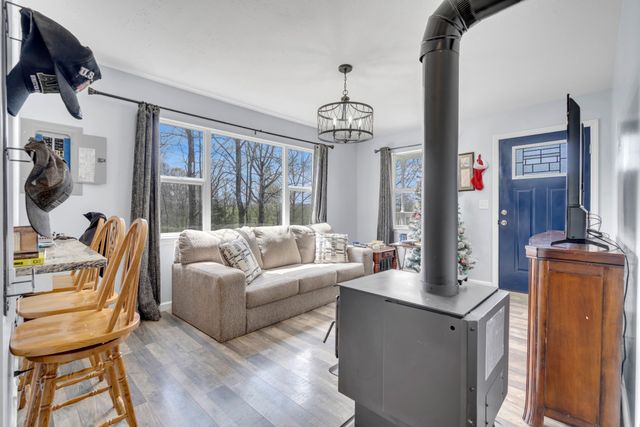 2946 Forks River Rd, Waverly, TN 37185