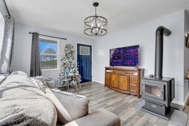 2946 Forks River Rd, Waverly, TN 37185