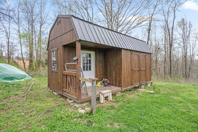 2946 Forks River Rd, Waverly, TN 37185