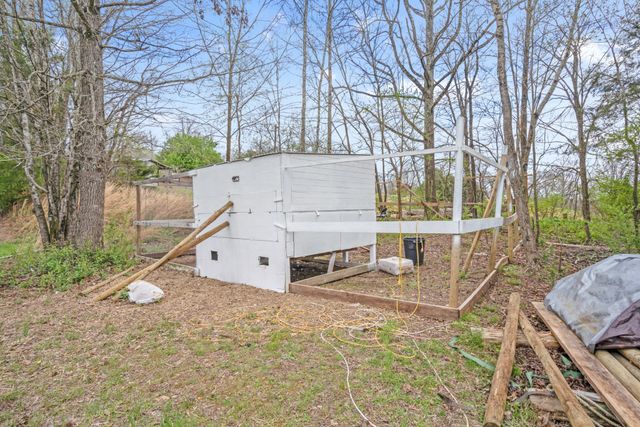 2946 Forks River Rd, Waverly, TN 37185