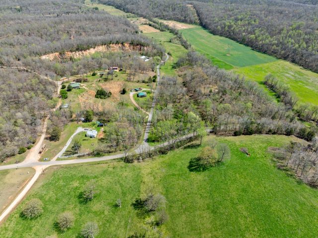 2946 Forks River Rd, Waverly, TN 37185