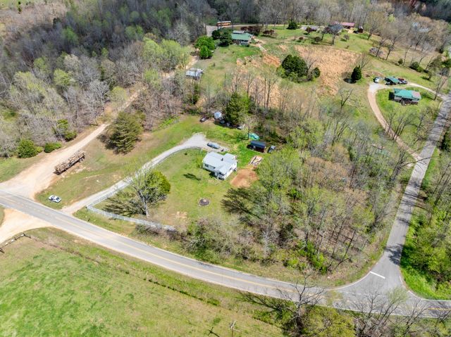 2946 Forks River Rd, Waverly, TN 37185
