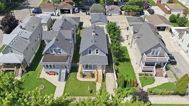 124 N 11th Avenue, Melrose Park, IL 60160