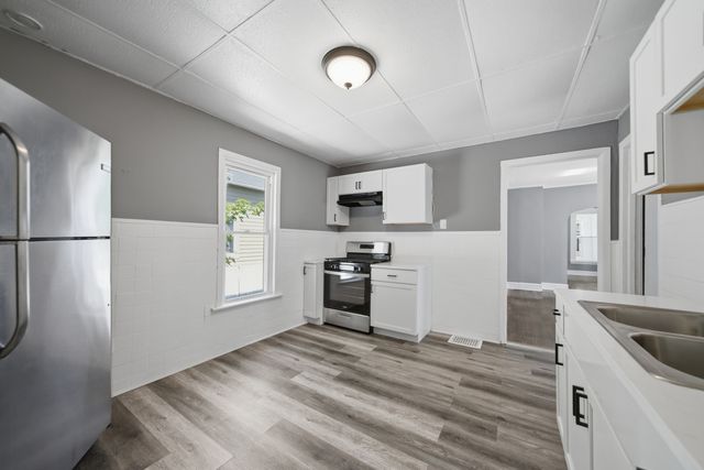 124 N 11th Avenue, Melrose Park, IL 60160