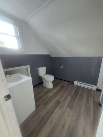 124 N 11th Avenue, Melrose Park, IL 60160