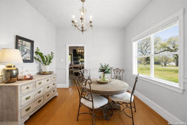 704 N Creek Rd, Comfort, TX 78013
