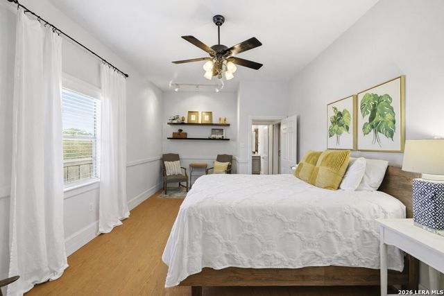704 N Creek Rd, Comfort, TX 78013
