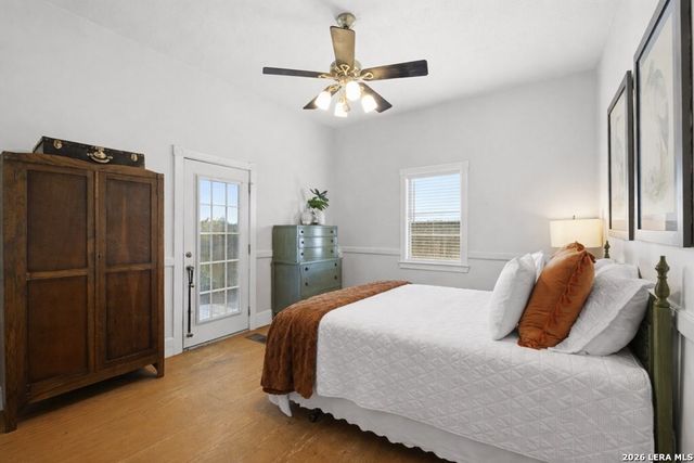704 N Creek Rd, Comfort, TX 78013