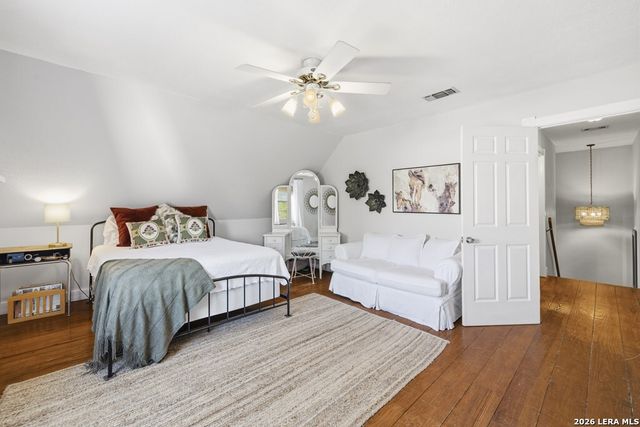 704 N Creek Rd, Comfort, TX 78013