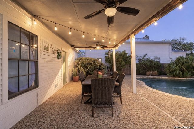 704 N Creek Rd, Comfort, TX 78013