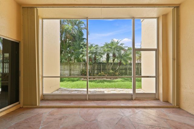 143 Cameron Court, Weston, FL 33326
