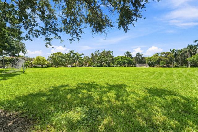 143 Cameron Court, Weston, FL 33326