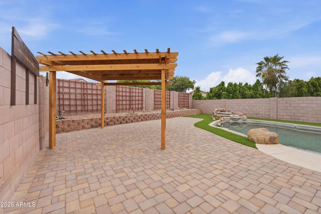 11319 W Madisen Ellise Drive, Surprise, AZ 85378