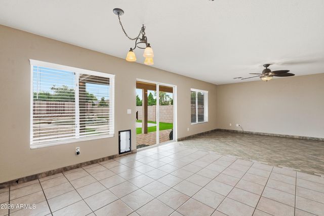 11319 W Madisen Ellise Drive, Surprise, AZ 85378