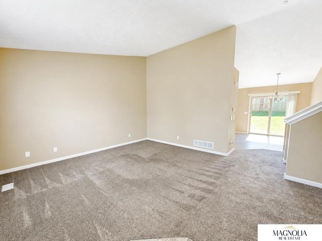 19501 T Street, Omaha, NE 68135
