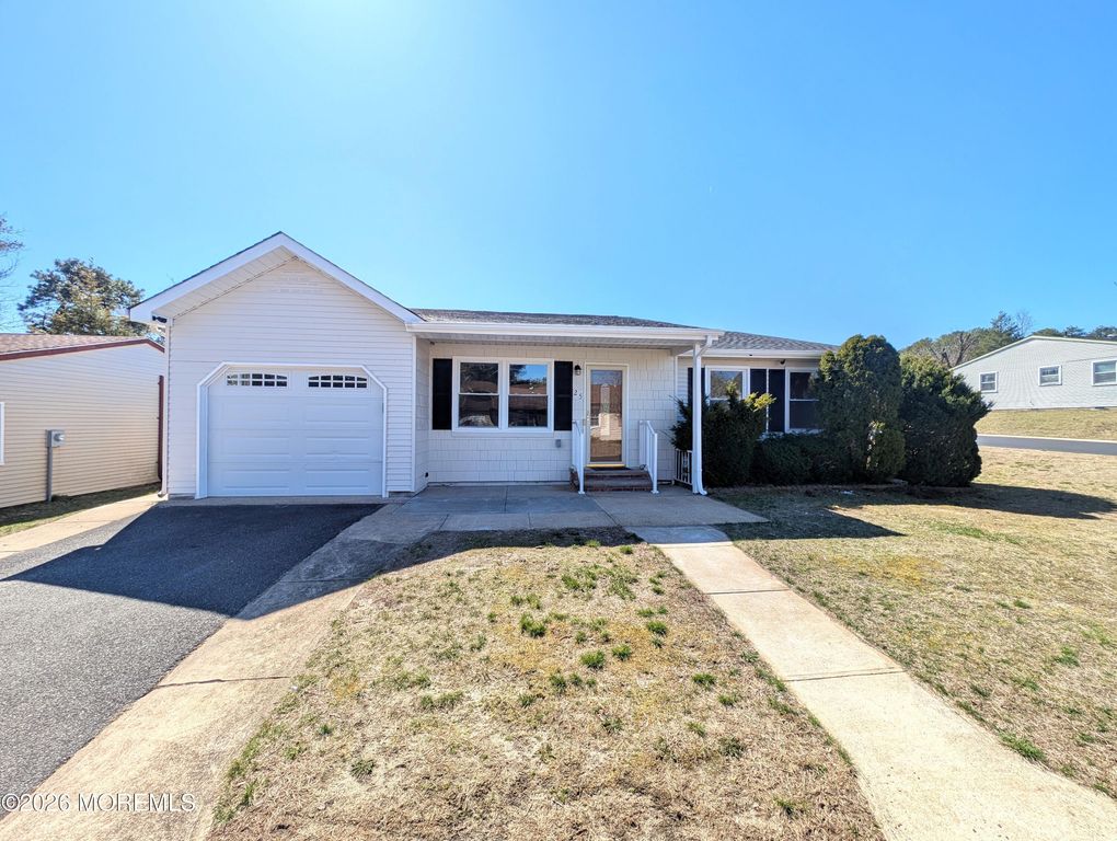 25 Churchill Road, Whiting, NJ 08759