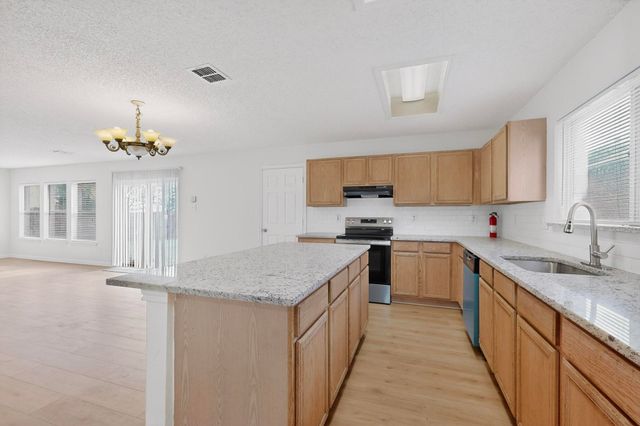 824 Willow Wood Drive, Cedar Hill, TX 75104