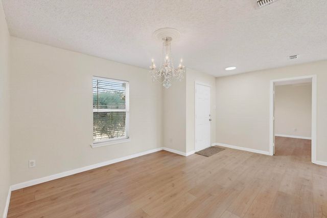 824 Willow Wood Drive, Cedar Hill, TX 75104