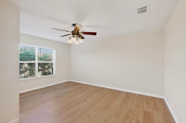 824 Willow Wood Drive, Cedar Hill, TX 75104