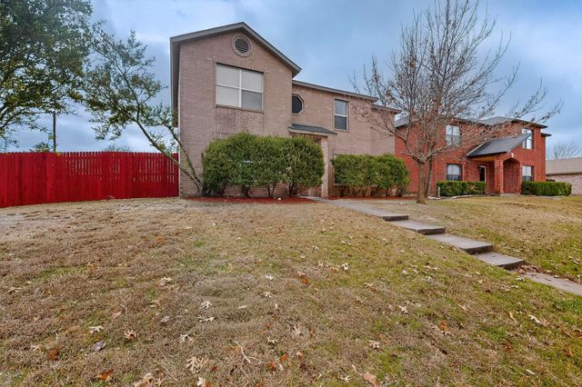 824 Willow Wood Drive, Cedar Hill, TX 75104