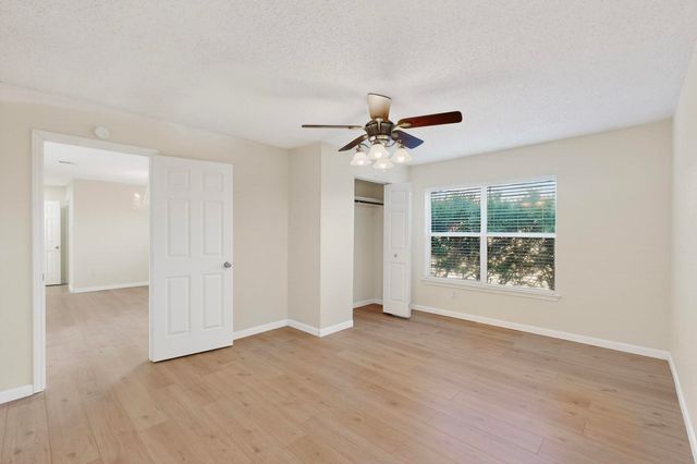 824 Willow Wood Drive, Cedar Hill, TX 75104