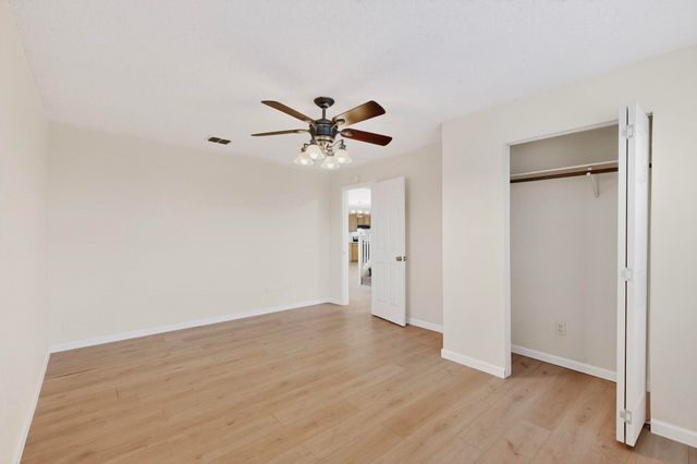 824 Willow Wood Drive, Cedar Hill, TX 75104