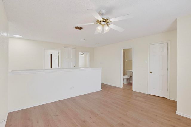 824 Willow Wood Drive, Cedar Hill, TX 75104