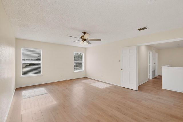 824 Willow Wood Drive, Cedar Hill, TX 75104