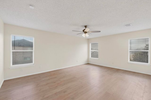 824 Willow Wood Drive, Cedar Hill, TX 75104