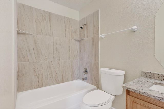 824 Willow Wood Drive, Cedar Hill, TX 75104