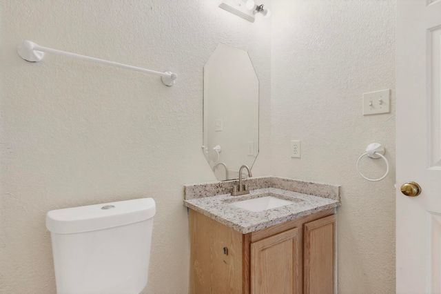 824 Willow Wood Drive, Cedar Hill, TX 75104