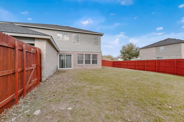 824 Willow Wood Drive, Cedar Hill, TX 75104
