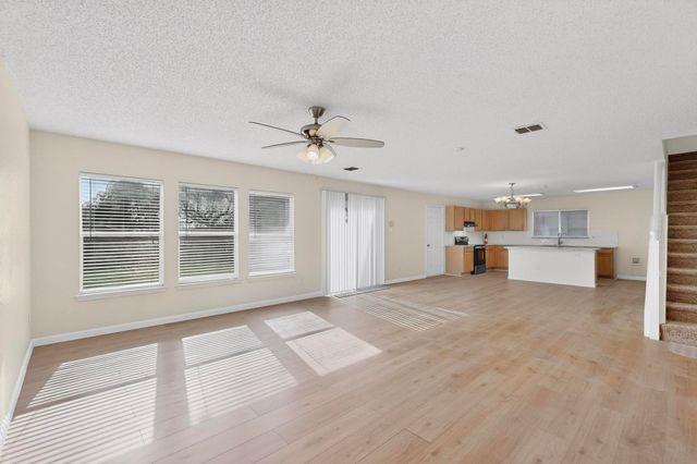 824 Willow Wood Drive, Cedar Hill, TX 75104