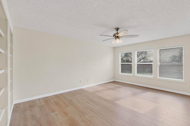 824 Willow Wood Drive, Cedar Hill, TX 75104